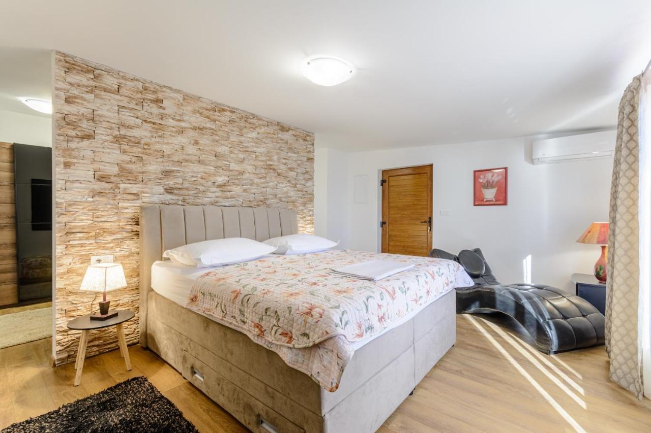 Villa Secluded Paradise Omiš Екстериор снимка